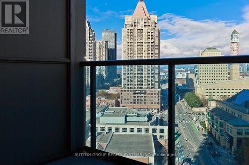 1605 - 330 Burnhamthorpe Road W, Mississauga, ON - Outdoor With Balcony