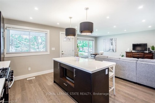 47 Atwater Crescent, Hamilton, ON - Indoor Photo Showing Other Room