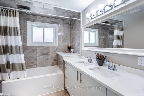 47 Atwater Crescent, Hamilton, ON - Indoor Photo Showing Bathroom