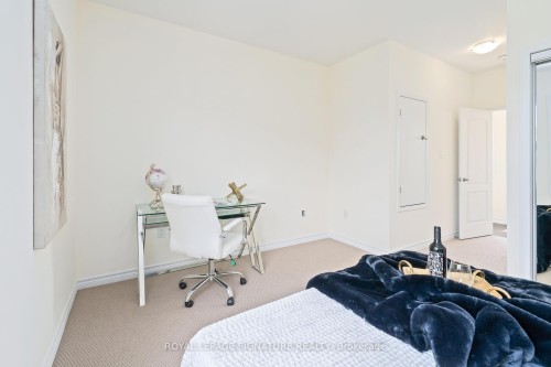 10 Curlew Drive, Toronto, ON - Indoor Photo Showing Other Room