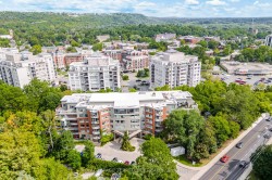 204-77 GOVERNORS Road  Hamilton, ON L9H 7N8