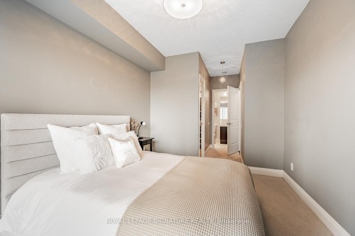 404-83 Redpath Avenue, Toronto, ON - Indoor Photo Showing Bedroom