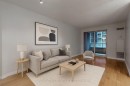 1030-250 Wellington Street W, Toronto, ON  - Indoor Photo Showing Living Room 