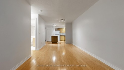 1030-250 Wellington Street W, Toronto, ON - Indoor Photo Showing Other Room