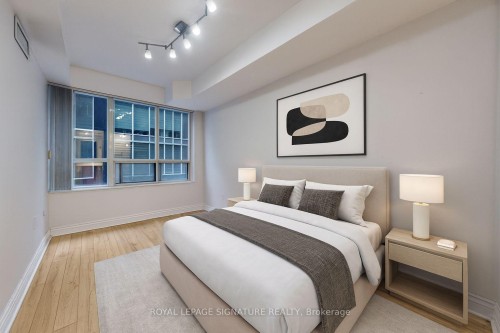 1030-250 Wellington Street W, Toronto, ON - Indoor Photo Showing Bedroom