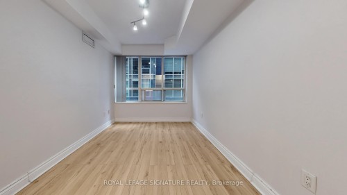1030-250 Wellington Street W, Toronto, ON - Indoor Photo Showing Other Room