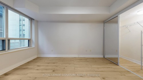 1030-250 Wellington Street W, Toronto, ON - Indoor Photo Showing Other Room