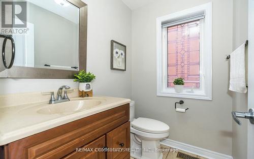 24 Cozens Drive, Richmond Hill, ON - Indoor Photo Showing Bathroom
