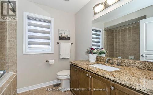 24 Cozens Drive, Richmond Hill, ON - Indoor Photo Showing Bathroom