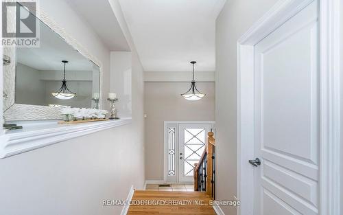 24 Cozens Drive, Richmond Hill, ON - Indoor Photo Showing Bathroom