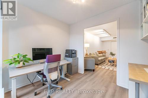 Large solarium with built-in bookshelves - 617 - 1001 Bay Street, Toronto, ON - Indoor Photo Showing Office