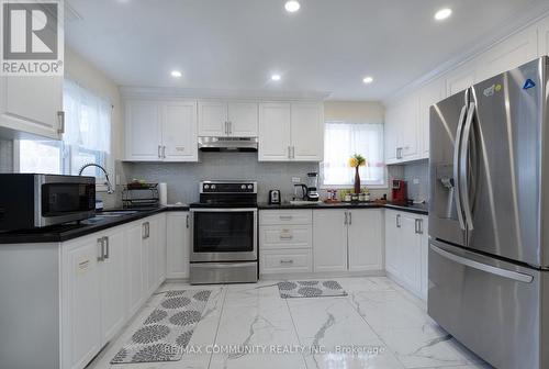 33 Windsor Avenue, Ajax, ON - Indoor Photo Showing Kitchen