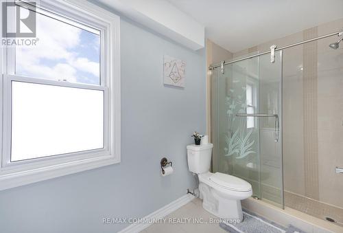 33 Windsor Avenue, Ajax, ON - Indoor Photo Showing Bathroom