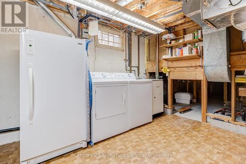 227 Elmwood Road, Oakville, ON - Indoor Photo Showing Laundry Room