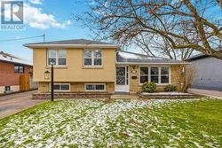 56 CARSBROOKE ROAD  Toronto, ON M9C 3C5