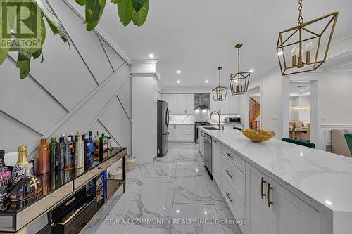 2455 Hibiscus Drive, Pickering, ON - Indoor Photo Showing Kitchen