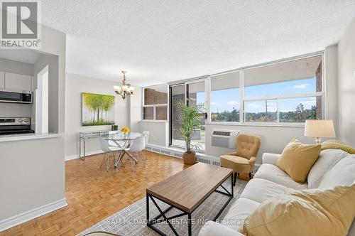 407 - 3501 Glen Erin Drive, Mississauga, ON - Indoor Photo Showing Living Room