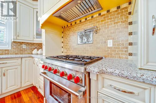 2 Dolby Crescent, Ajax, ON - Indoor Photo Showing Kitchen With Upgraded Kitchen