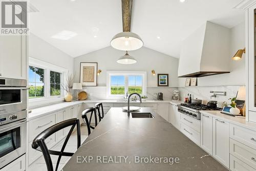 14701 Wilson Avenue, Scugog, ON - Indoor Photo Showing Kitchen With Upgraded Kitchen