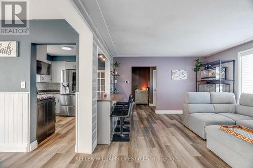 141 Graham Street, Southwest Middlesex (Glencoe), ON - Indoor Photo Showing Living Room