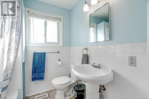 141 Graham Street, Southwest Middlesex (Glencoe), ON - Indoor Photo Showing Bathroom