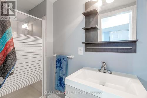 141 Graham Street, Southwest Middlesex (Glencoe), ON - Indoor Photo Showing Bathroom