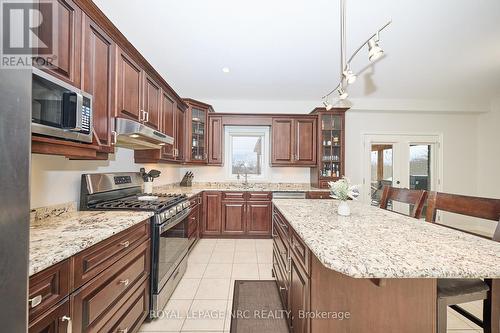 117 Creekside Drive, Welland (Coyle Creek), ON - Indoor Photo Showing Kitchen With Upgraded Kitchen