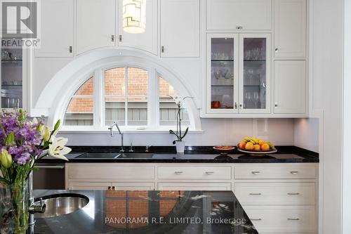 19 Graystone Gardens, Toronto, ON - Indoor Photo Showing Kitchen With Double Sink