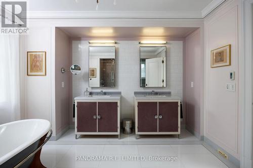 19 Graystone Gardens, Toronto, ON - Indoor Photo Showing Bathroom