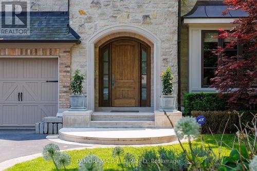 19 Graystone Gardens, Toronto, ON - Outdoor