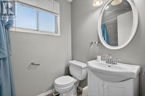 114 - 924 Amberdale Crescent, Kingston (South Of Taylor-Kidd Blvd), ON - Indoor Photo Showing Bathroom