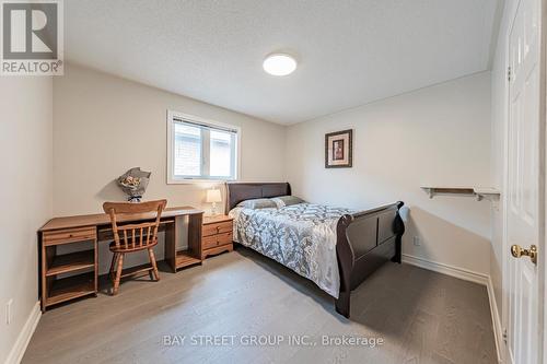 2524 Paula Court, Mississauga, ON - Indoor Photo Showing Bedroom