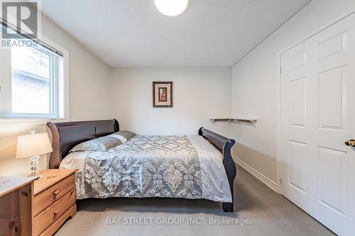 2524 Paula Court, Mississauga, ON - Indoor Photo Showing Bedroom