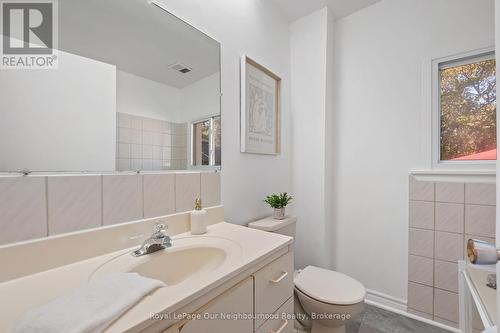 205 Lee Avenue, Whitby (Lynde Creek), ON - Indoor Photo Showing Bathroom