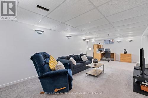 205 Lee Avenue, Whitby (Lynde Creek), ON - Indoor