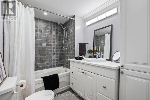 205 Lee Avenue, Whitby (Lynde Creek), ON - Indoor Photo Showing Bathroom