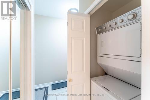 110 - 11121 Yonge Street, Richmond Hill, ON - Indoor Photo Showing Laundry Room