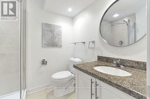4302 Shelby Crescent, Mississauga, ON - Indoor Photo Showing Bathroom