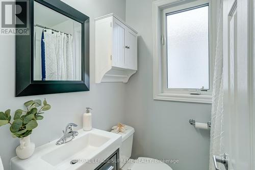 598 Ridelle Avenue, Toronto, ON - Indoor Photo Showing Bathroom