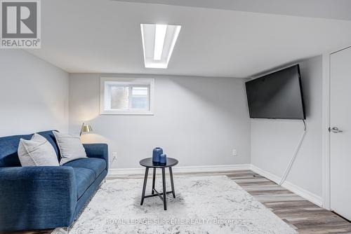 598 Ridelle Avenue, Toronto, ON - Indoor