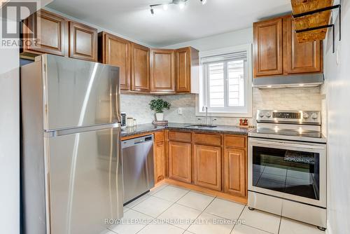 598 Ridelle Avenue, Toronto, ON - Indoor Photo Showing Kitchen