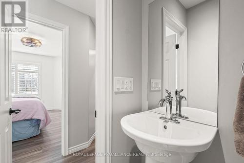 102 - 300 Croft Street, Port Hope, ON - Indoor Photo Showing Bathroom