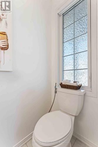 359 Melodie Street, Ottawa, ON - Indoor Photo Showing Bathroom