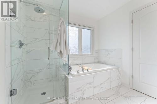 359 Melodie Street, Ottawa, ON - Indoor Photo Showing Bathroom