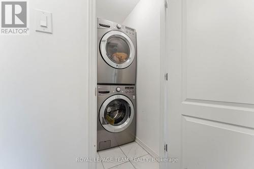 359 Melodie Street, Ottawa, ON - Indoor Photo Showing Laundry Room