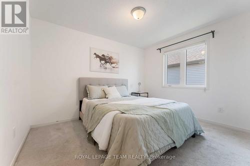 359 Melodie Street, Ottawa, ON - Indoor Photo Showing Bedroom
