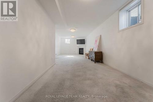 359 Melodie Street, Ottawa, ON - Indoor Photo Showing Other Room
