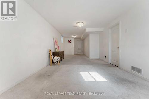 359 Melodie Street, Ottawa, ON - Indoor Photo Showing Other Room