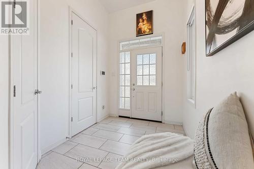 359 Melodie Street, Ottawa, ON - Indoor Photo Showing Other Room