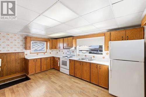 56 Queen Street, Whitby (Brooklin), ON - Indoor Photo Showing Kitchen With Double Sink